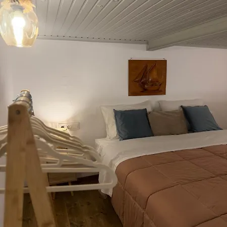 La Mina's House דירה סימי